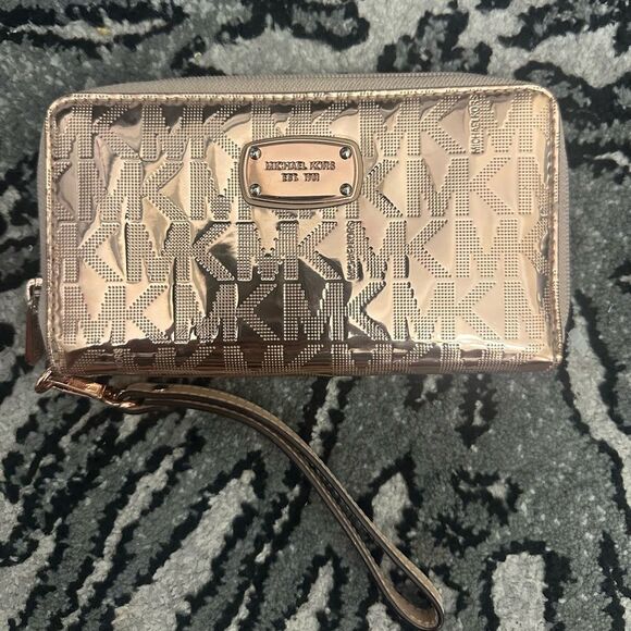Michael Kors Rose Gold Logo Wallet/ Wristlet - Picture 2 of 11